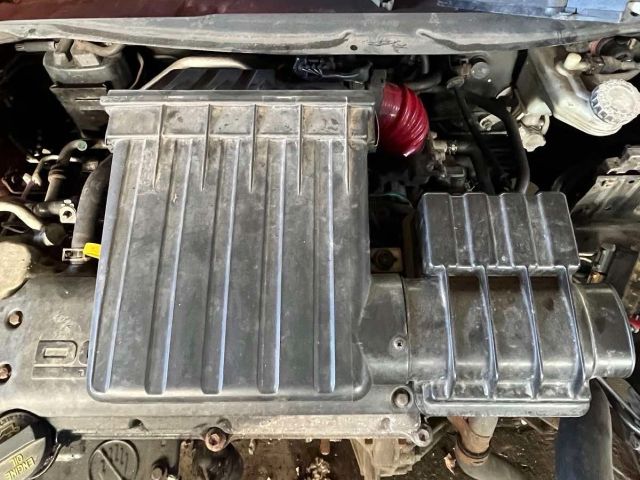 bontott SUZUKI SWIFT III Légszűrő Ház