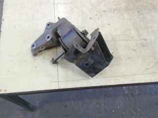 bontott SUZUKI SWIFT III Motor Tartó Bak Bal