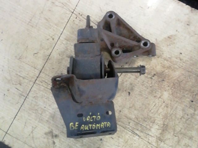 bontott SUZUKI SWIFT III Motor Tartó Bak Bal