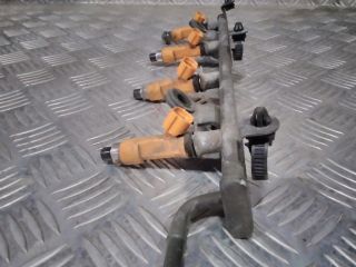 bontott SUZUKI SWIFT III Porlasztó Sor / Híd