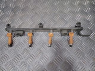 bontott SUZUKI SWIFT III Porlasztó Sor / Híd