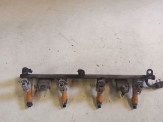 bontott SUZUKI SWIFT III Porlasztó Sor / Híd