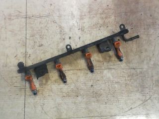 bontott SUZUKI SWIFT III Porlasztó Sor / Híd