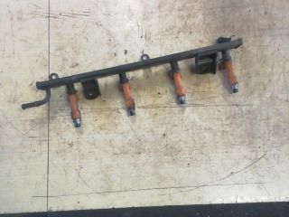 bontott SUZUKI SWIFT III Porlasztó Sor / Híd