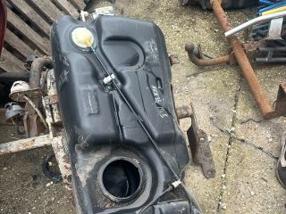 bontott SUZUKI SWIFT III Tank