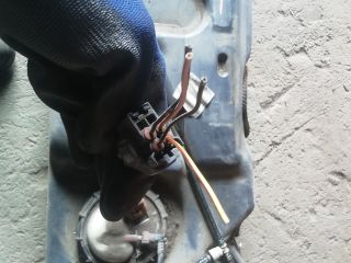 bontott SUZUKI SWIFT III Tank