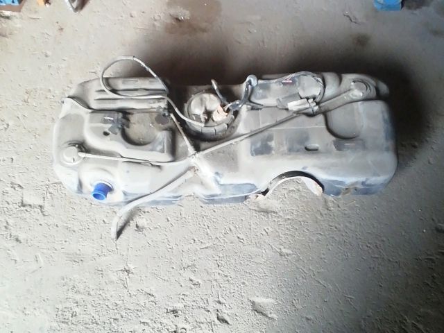 bontott SUZUKI SWIFT III Tank