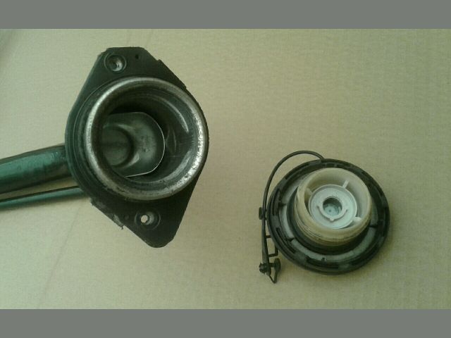 bontott SUZUKI SWIFT III Tankbetöltő Cső (Fém)