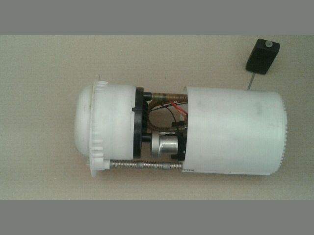 bontott SUZUKI SWIFT III Üzemanyag Szivattyú