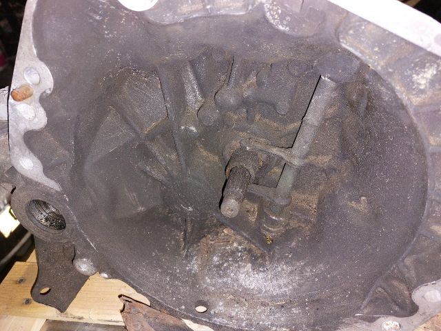 bontott SUZUKI SWIFT III Váltó (Mechanikus)