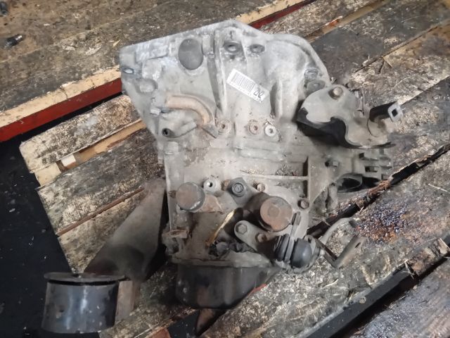 bontott SUZUKI SWIFT III Váltó (Mechanikus)