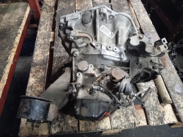 bontott SUZUKI SWIFT III Váltó (Mechanikus)