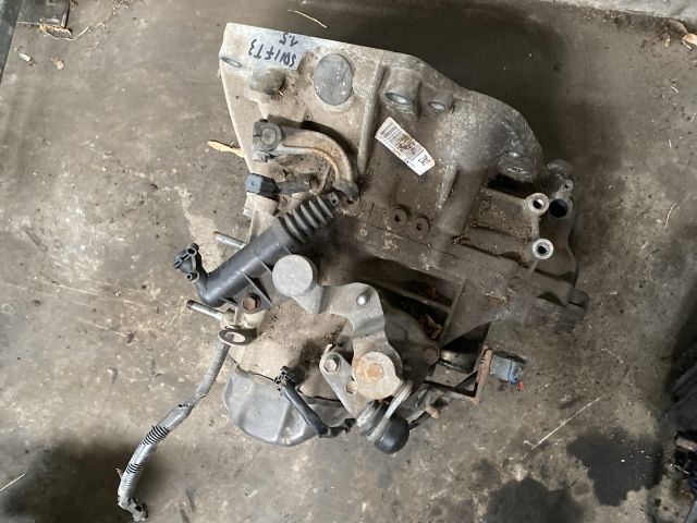 bontott SUZUKI SWIFT III Váltó (Mechanikus)