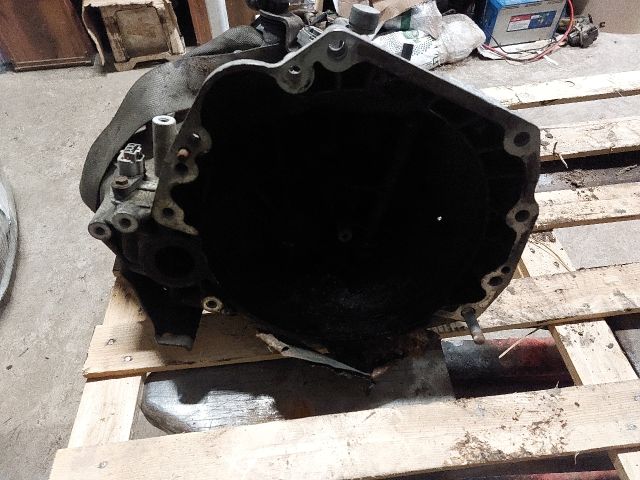 bontott SUZUKI SWIFT III Váltó (Mechanikus)