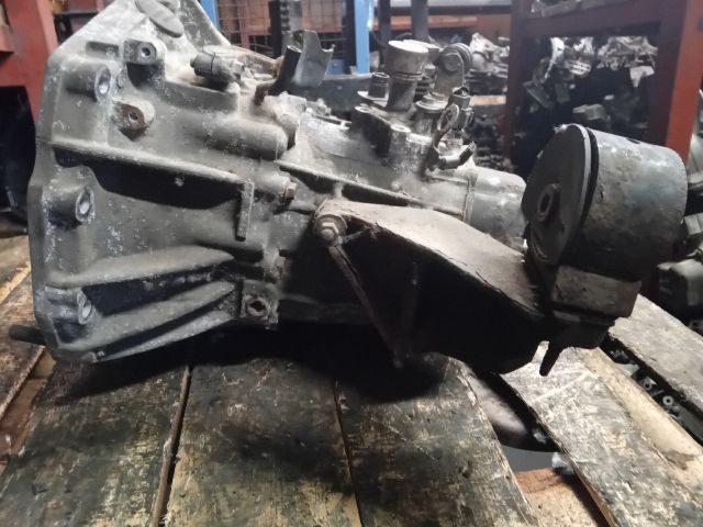 bontott SUZUKI SWIFT III Váltó (Mechanikus)