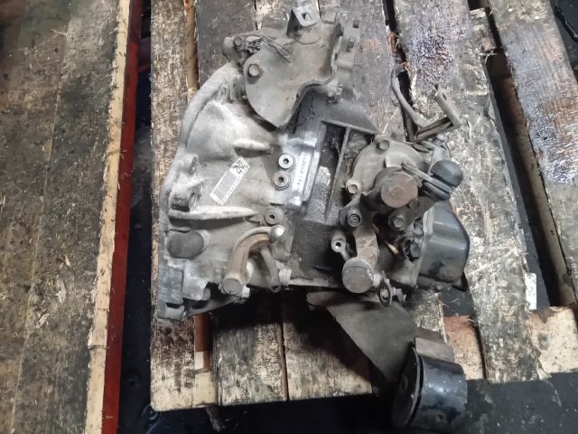 bontott SUZUKI SWIFT III Váltó (Mechanikus)