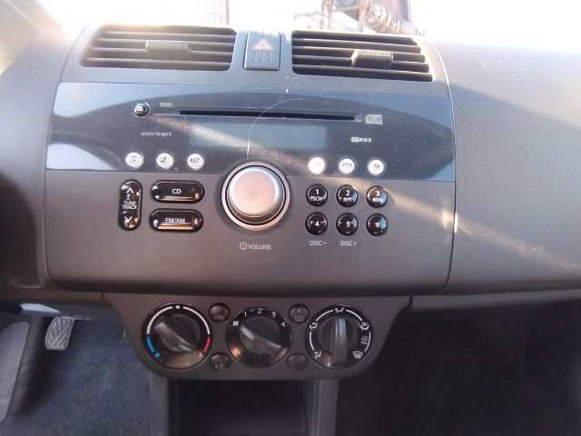 bontott SUZUKI SWIFT III Vízhűtő Radiátor (Klímás)