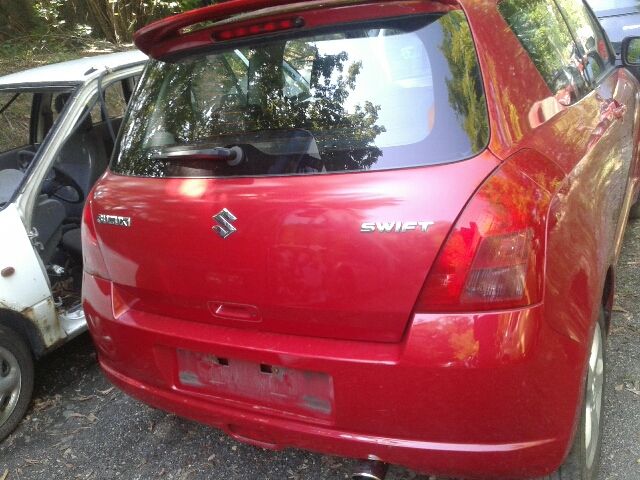 bontott SUZUKI SWIFT III Vízhűtő Radiátor (Klímás)