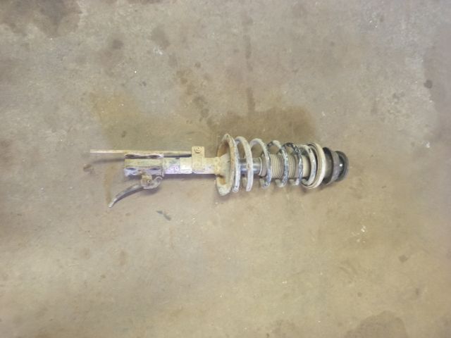 bontott SUZUKI SWIFT III Bal első Gólyaláb (Lengécsillapító, Rugó)