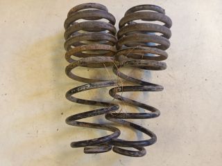 bontott SUZUKI SWIFT III Hátsó Rugó Pár