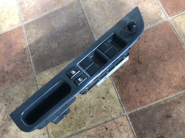 bontott SUZUKI SWIFT III Ablakemelő Kapcsoló Négyes / Kettes