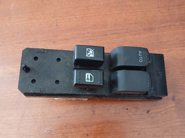 bontott SUZUKI SWIFT III Ablakemelő Kapcsoló Négyes / Kettes