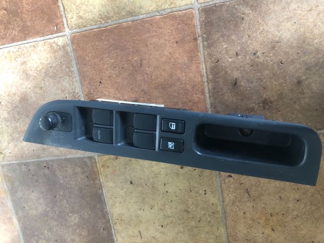 bontott SUZUKI SWIFT III Ablakemelő Kapcsoló Négyes / Kettes