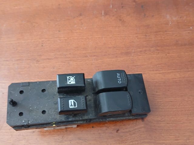 bontott SUZUKI SWIFT III Ablakemelő Kapcsoló Négyes / Kettes