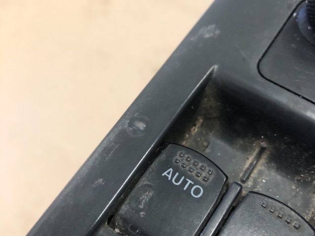 bontott SUZUKI SWIFT III Ablakemelő Kapcsoló Négyes / Kettes