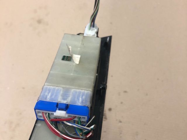 bontott SUZUKI SWIFT III Ablakemelő Kapcsoló Négyes / Kettes