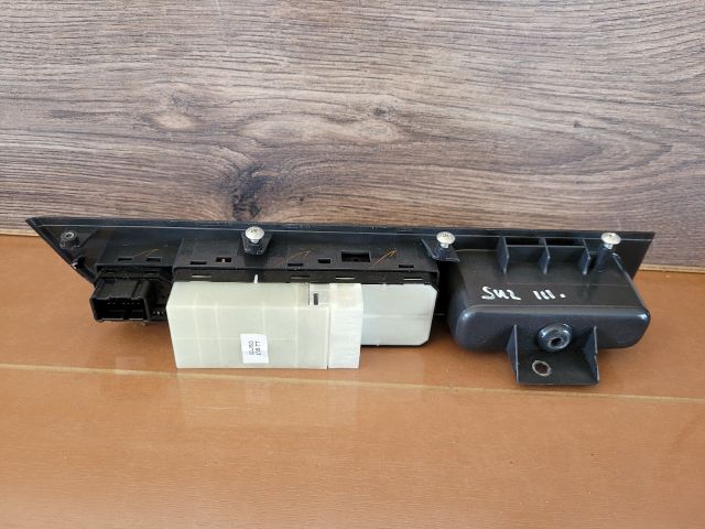 bontott SUZUKI SWIFT III Ablakemelő Kapcsoló Négyes / Kettes