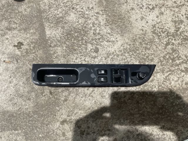 bontott SUZUKI SWIFT III Ablakemelő Kapcsoló Négyes / Kettes