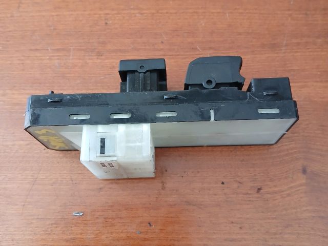 bontott SUZUKI SWIFT III Ablakemelő Kapcsoló Négyes / Kettes