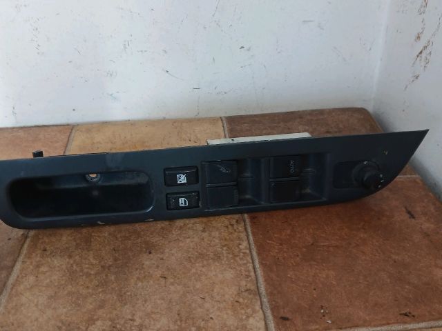 bontott SUZUKI SWIFT III Ablakemelő Kapcsoló Négyes / Kettes