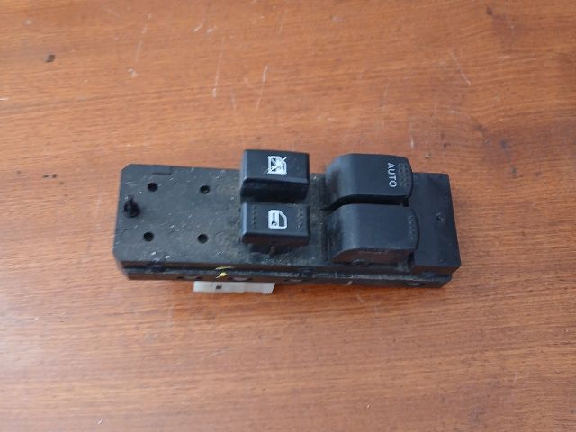 bontott SUZUKI SWIFT III Ablakemelő Kapcsoló Négyes / Kettes