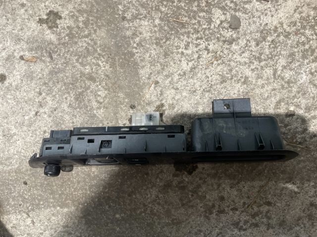 bontott SUZUKI SWIFT III Ablakemelő Kapcsoló Négyes / Kettes