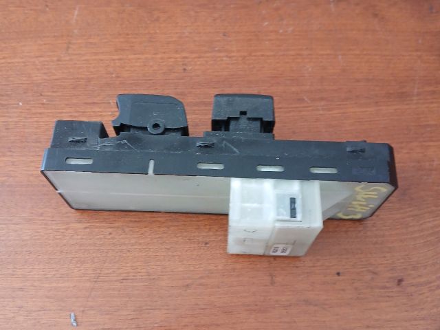 bontott SUZUKI SWIFT III Ablakemelő Kapcsoló Négyes / Kettes