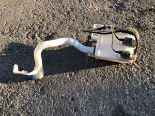 bontott SUZUKI SWIFT III Ablakmosó Tartály