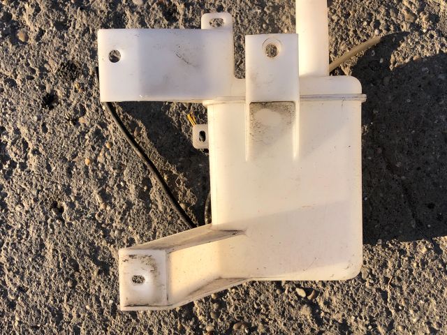 bontott SUZUKI SWIFT III Ablakmosó Tartály