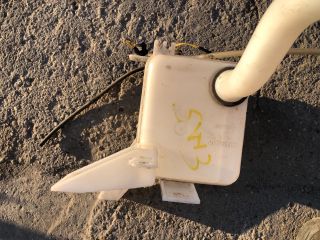 bontott SUZUKI SWIFT III Ablakmosó Tartály