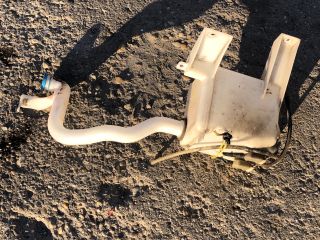 bontott SUZUKI SWIFT III Ablakmosó Tartály