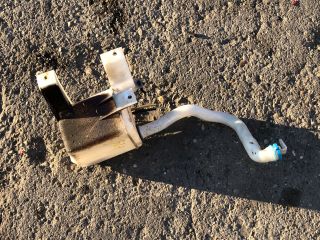 bontott SUZUKI SWIFT III Ablakmosó Tartály