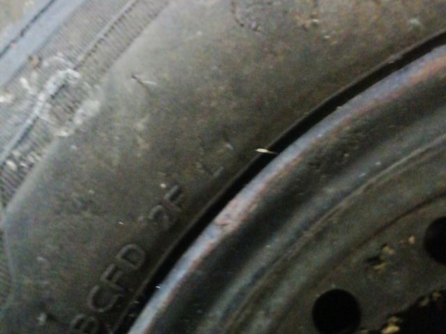 bontott SUZUKI SWIFT III Acélfelni Pár Gumival