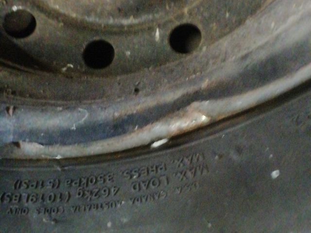 bontott SUZUKI SWIFT III Acélfelni Pár Gumival