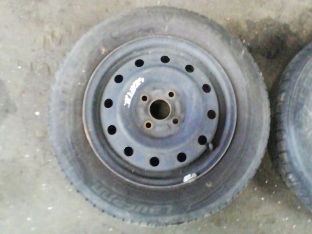 bontott SUZUKI SWIFT III Acélfelni Pár Gumival