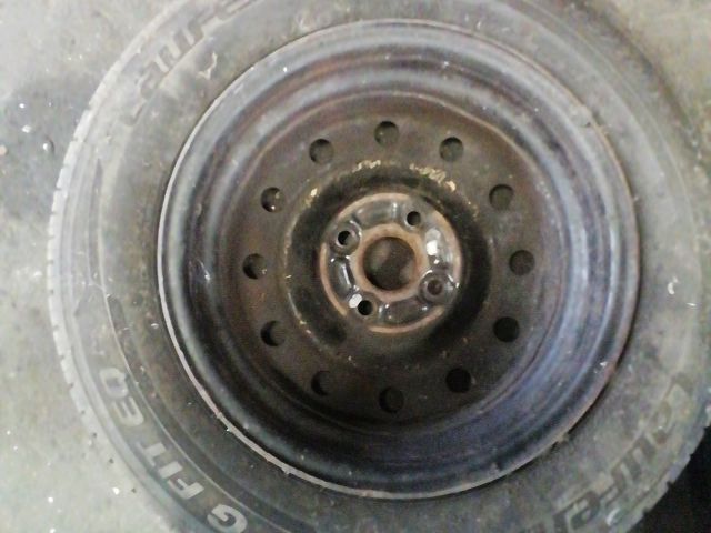 bontott SUZUKI SWIFT III Acélfelni Pár Gumival