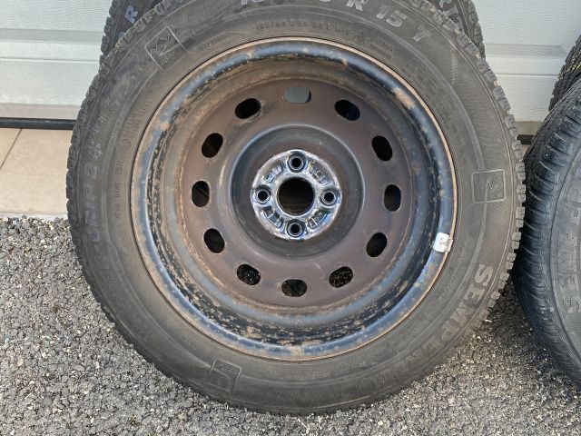 bontott SUZUKI SWIFT III Acélfelni Szett Gumival