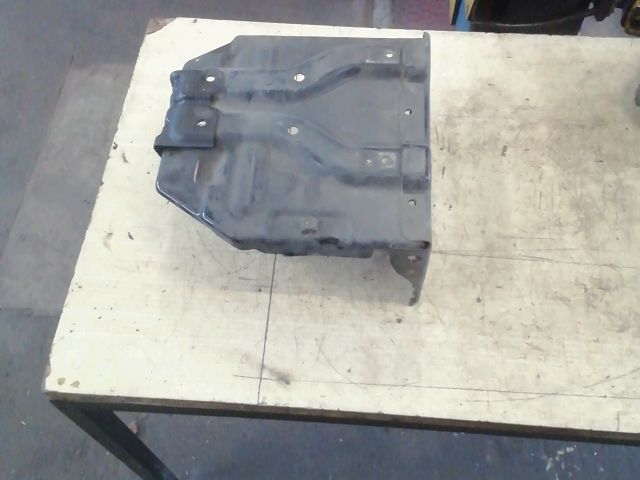 bontott SUZUKI SWIFT III Akkumulátor Tartó