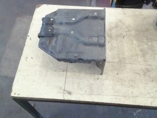 bontott SUZUKI SWIFT III Akkumulátor Tartó