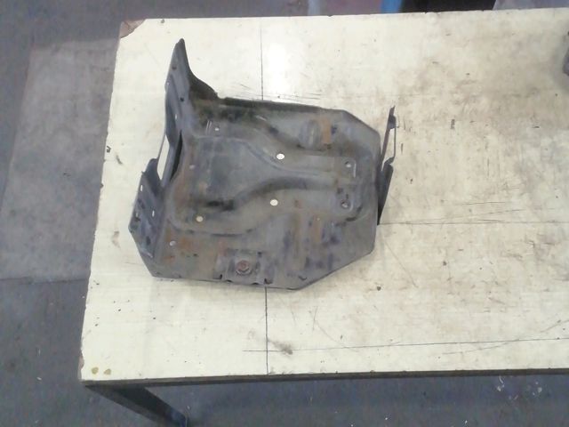 bontott SUZUKI SWIFT III Akkumulátor Tartó